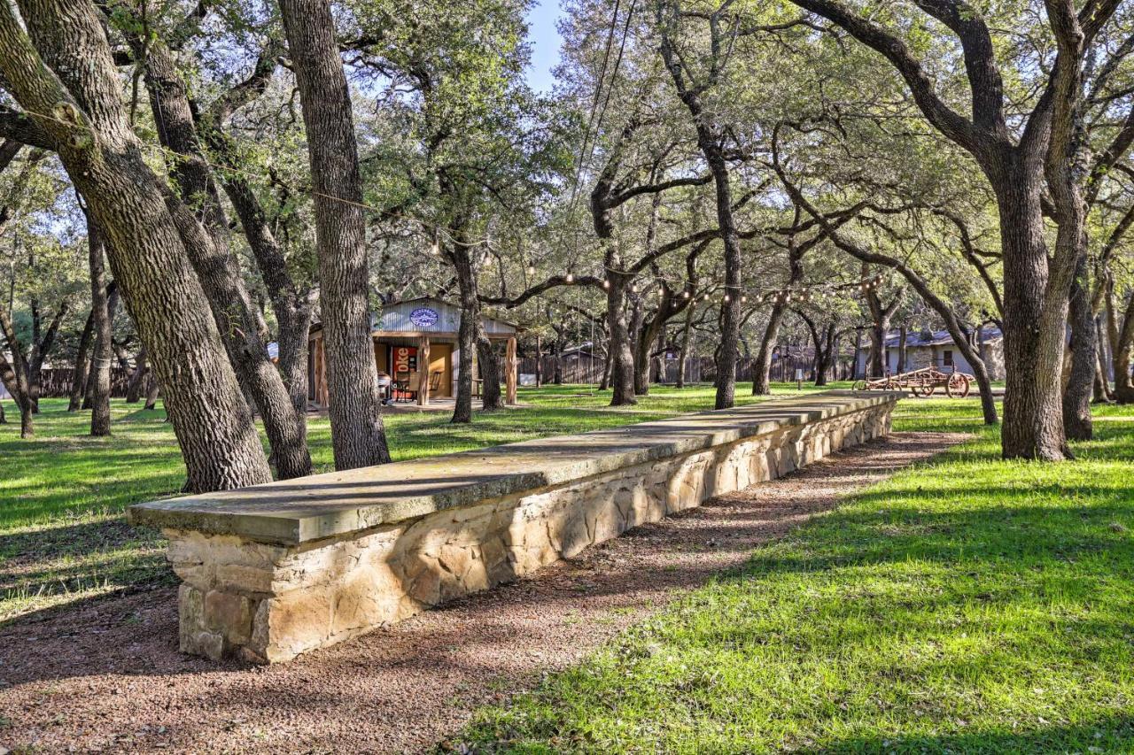 Blanco Riverfront Historic Home, 3 Mi To Downtown! ภายนอก รูปภาพ